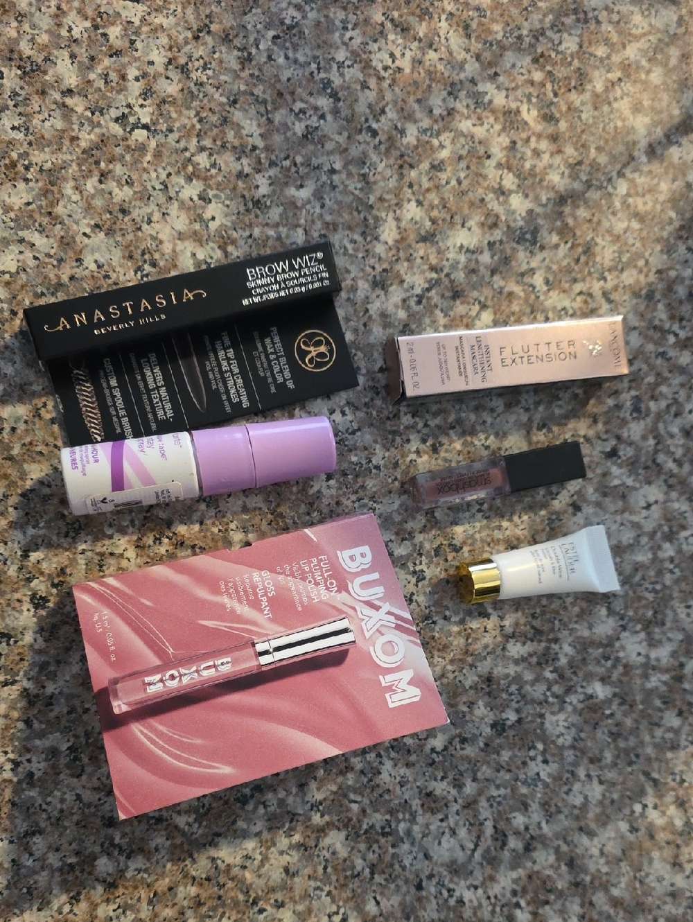 Makeup Sample Set - Picture 1 of 3